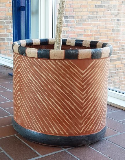 <em>(1 av 5 keramiske krukker)</em>, Nina Malterud. Photographer: KORO/Cathrine Wang