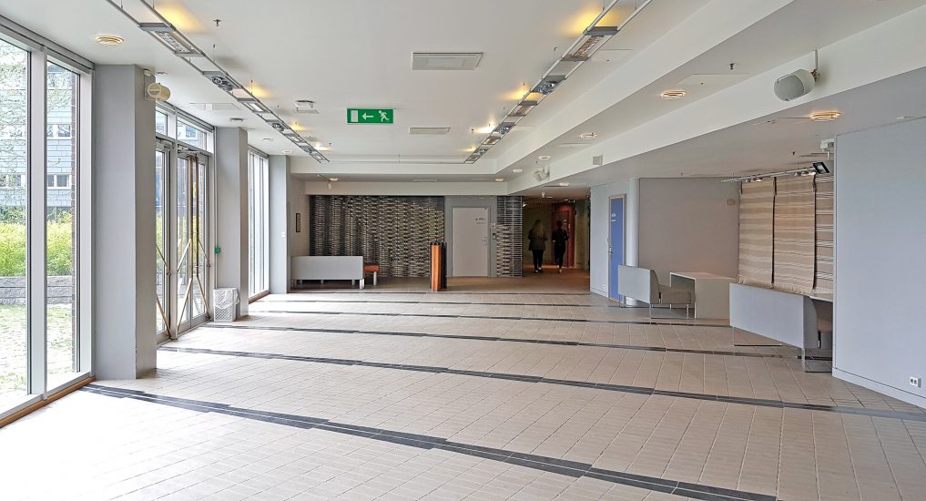 <em>(flisegulv) og (teglvegg)</em>, Søren Ubisch. Photographer: KORO/Cathrine Wang