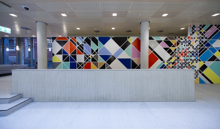 Judicial Non-Tesselation, av Sarah Morris. Fotograf: Thor Brodreskift