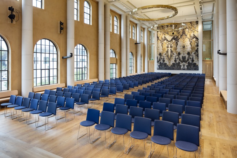 Ornament – kalkspat på mylonittisk gneis–60°23’45.96”N, 5°18’31.96”Ø, av Kari Dyrdal. Fotograf: KORO