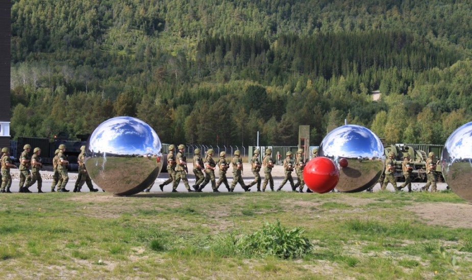 Grande Boule, Mari Røysamb og Ole Rosén. Fotograf: Røysamb/Rosén