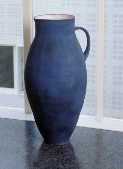 <em>Blå mugge</em>, Lisbeth Dæhlin. Photographer: Jiri Havran