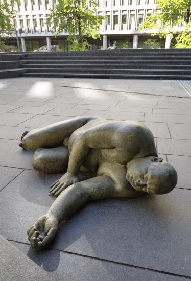 <em>Lying low/male nude</em>, Christine Aspelund. Photographer: Trond A. Isaksen
