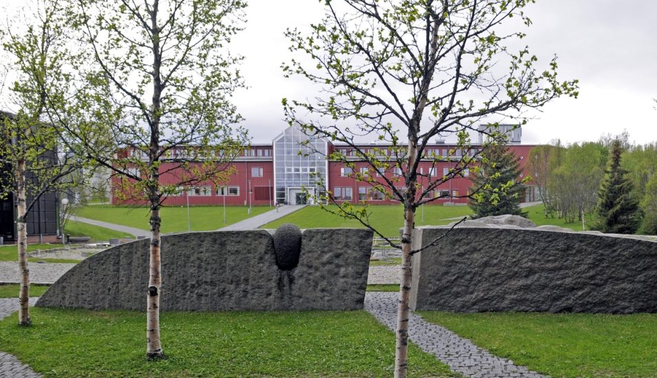 Administrasjonsbygget, UiT Norges Arktiske Universitet, Campus Tromsø. Fotograf: Fredrik Qvale / KORO