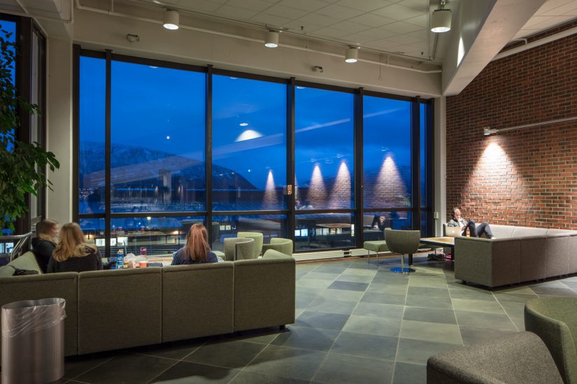 <em>(bordplate III)</em>, Yngvild Fagerheim. Photographer: Kjell Ove Storvik