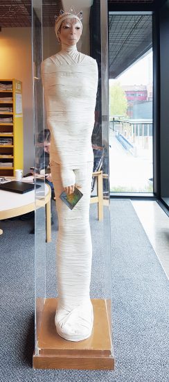 <em>Det var - det er - det kommer en søyle</em>, Gitte Dæhlin. Photographer: Cathrine Wang / KORO