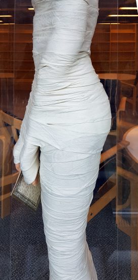<em>Det var - det er - det kommer en søyle</em>, Gitte Dæhlin. Photographer: Cathrine Wang / KORO