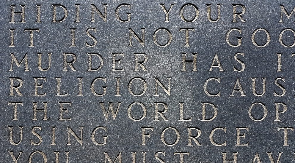 <em>(tekst på bord)</em>, Jenny Holzer. Photographer: Cathrine Wang / KORO
