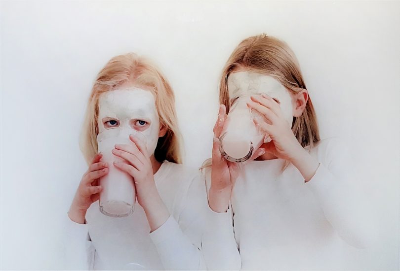 <em>Åsne og Malin med mjølk</em>, Mari Slaattelid. Photographer: Cathrine Wang / KORO