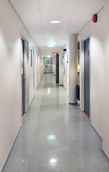 <em>Treskygger</em>, Astrid Nondal. Photographer: Cathrine Wang / KORO