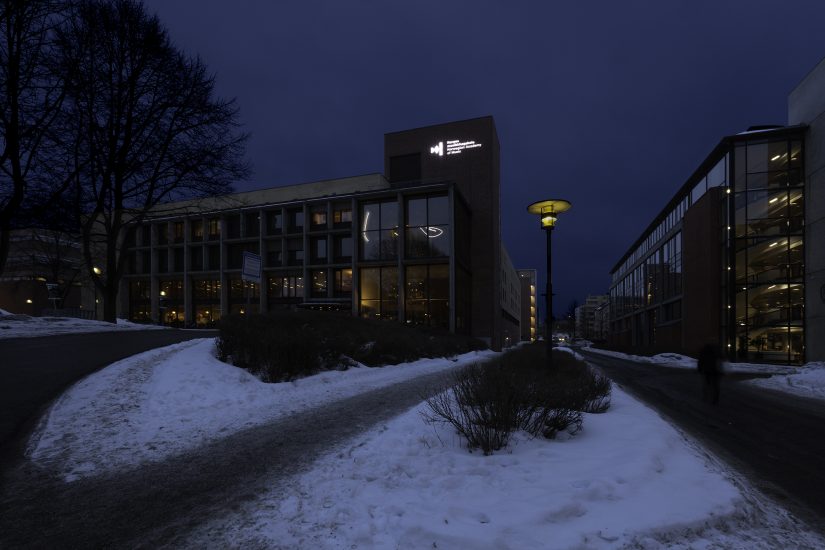 Folding, Brigitte Kowanz. Fotograf: Werner Zellien