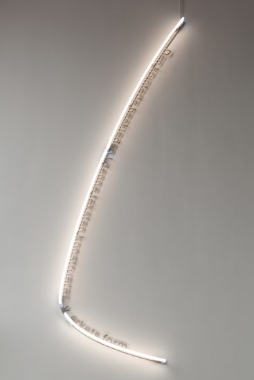 Folding, Brigitte Kowanz. Fotograf: Werner Zellien