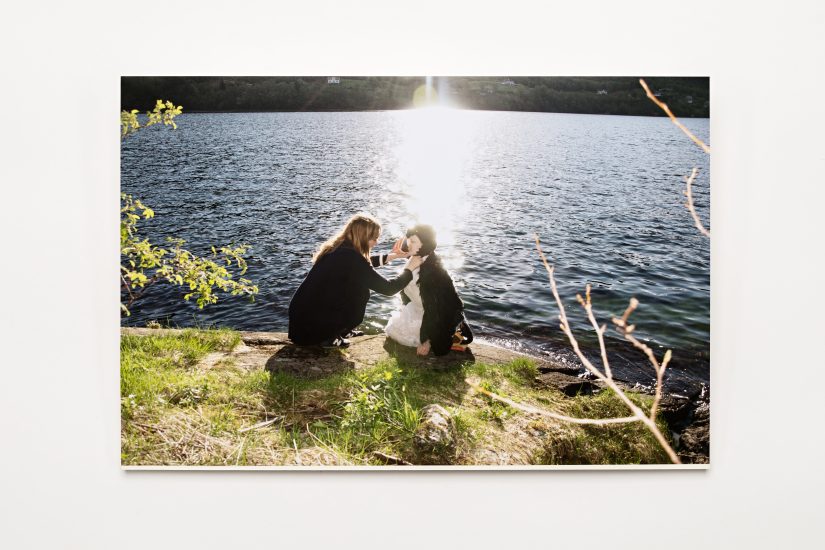 <em>Elin Már Øyen Vister</em>, foto på papir, 2014. Photographer: Vegard Kleven