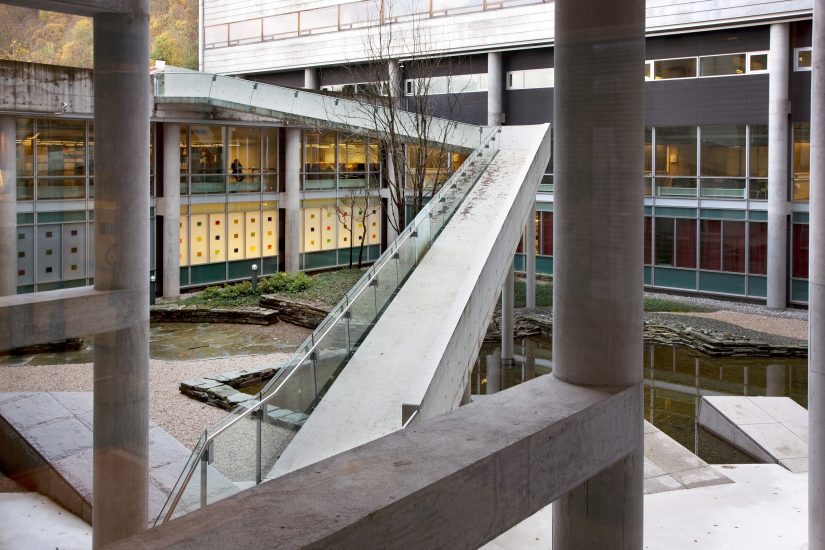 <em>SEIGEN-tei (1) og (komposisjon med 6 farger)</em>, Shunmyo Masuno, Arne H. Malmedal. Photographer: Jaro Hollan