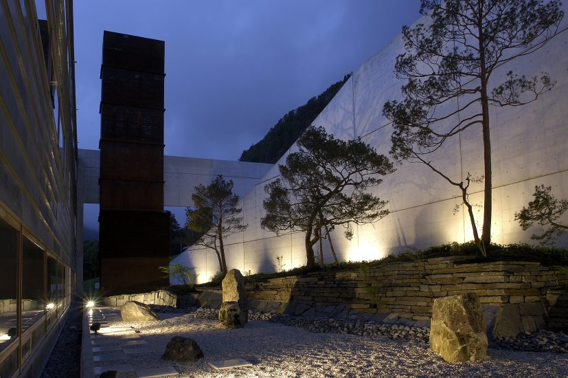 <em>SEIGEN-tei (2)</em>, Shunmyo Masuno. Photographer: Jaro Hollan