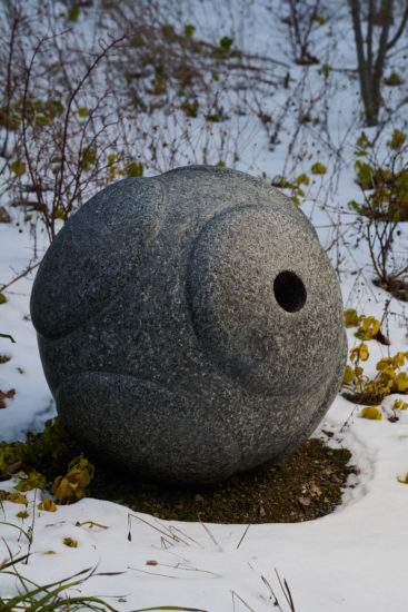 <em>Perler</em>, Mari Røysamb, Ole Rosén. Photographer: Pål Hoff