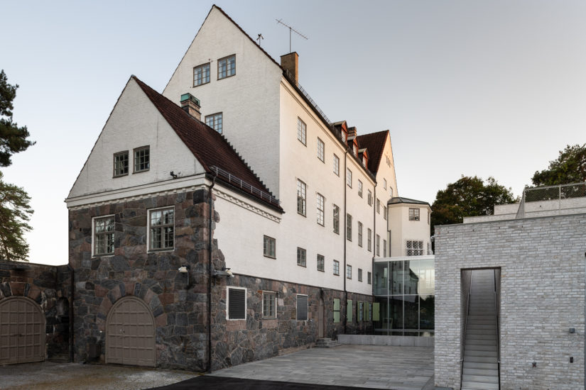 Sekvensielt fremført lydinstallasjon basert på klangen fra DS Donaus skipsklokke, Camille Norment. Fotograf: Niklas Hart