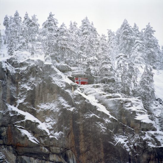 <em>Og høyt oppe i toppen det norske flagg</em>, Rune Johansen. Photographer: AndrÃ Johansen