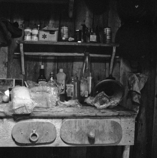 <em>The ideal state (Driftwood kitchen)</em>, Una Hunderi. Photographer: Una Hunderi