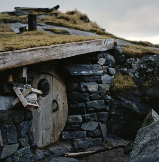<em>The ideal state (Built from driftwood and garbage found on the beach)</em>, Una Hunderi. Photographer: Una Hunderi