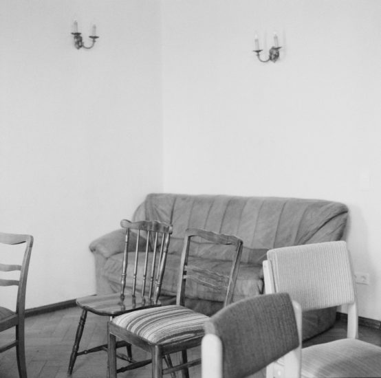 <em>The ideal state (Communal dining room)</em>, Una Hunderi. Photographer: Una Hunderi