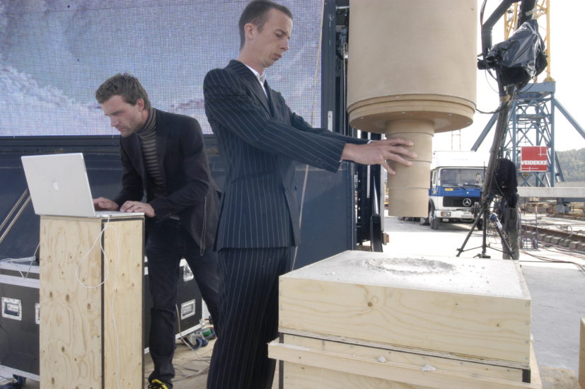 <em>Hyperouvertyr</em>, Linus Elmes, Ludvig Löfgren. Photographer: Jens Sølvberg