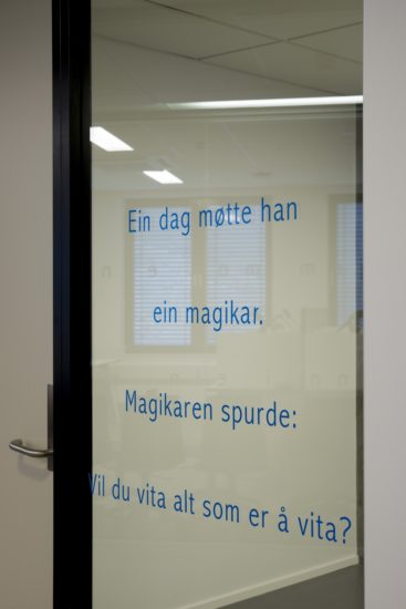 <em>Magikaren</em>, Kurt Johannessen. Photographer: Bjarte Bjørkum