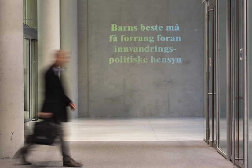 <em>HUNDRE ÅR PÅ EN ARBEIDSDAG</em>, Kajsa Dahlberg. Photographer: Trond A. Isaksen