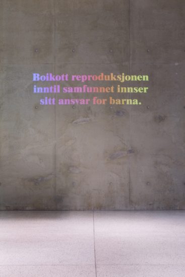 <em>HUNDRE ÅR PÅ EN ARBEIDSDAG</em>, Kajsa Dahlberg. Photographer: Trond A. Isaksen