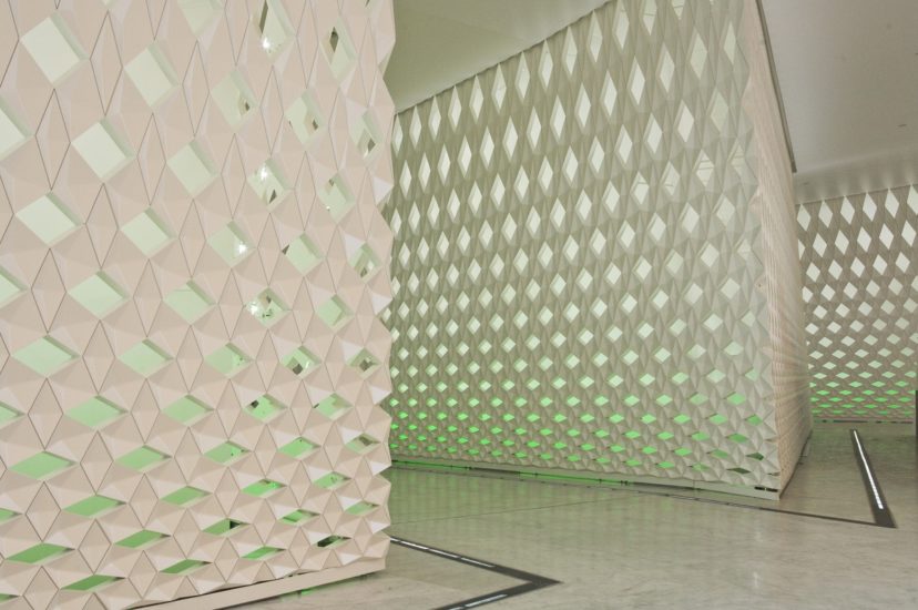 <em>The other wall</em>, Olafur Eliasson. Photographer: Jens Sølvberg