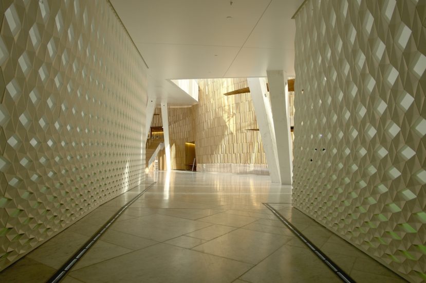 <em>The other wall</em>, Olafur Eliasson. Photographer: Jens Sølvberg