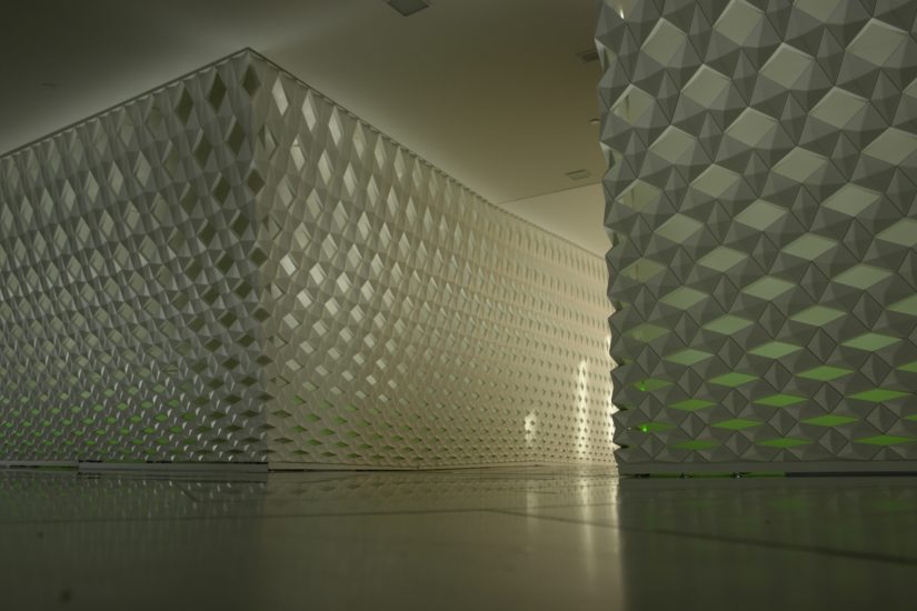 <em>The other wall</em>, Olafur Eliasson. Photographer: Jens Sølvberg