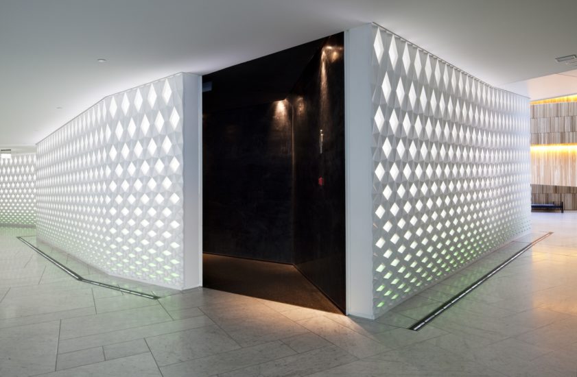 <em>The other wall</em>, Olafur Eliasson. Photographer: Trond A. Isaksen
