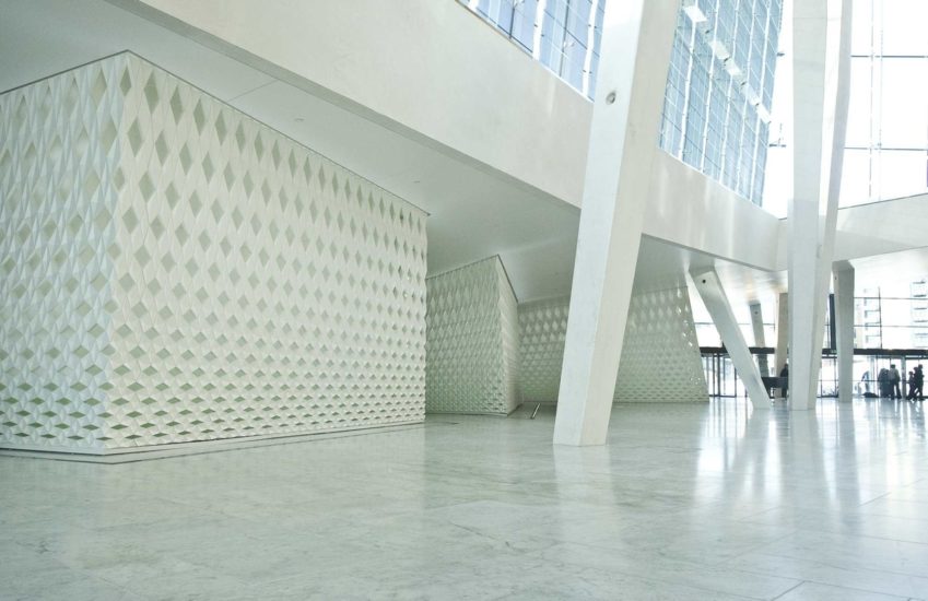 <em>The other wall</em>, Olafur Eliasson. Photographer: Jens Sølvberg