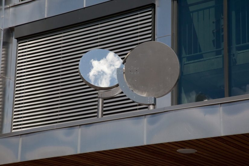 <em>chain reflection corridor</em>, Lutz-Rainer Müller. Photographer: Ole John Aandal