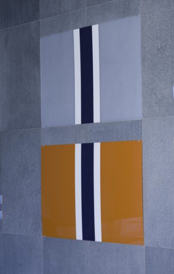 <em>Bleike flagg. Raudnande flagg</em>, Mari Slaattelid. Photographer: Per Martin Landfald