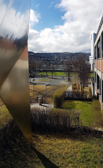 Tre på rekke (1 og 2), Espen Gangvik. Fotograf: Cathrine Wang / KORO