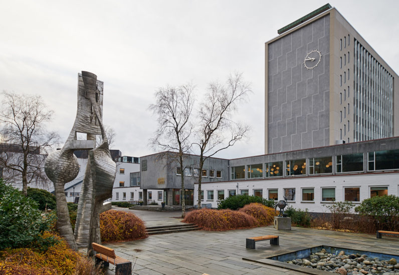 Triloglypt, u.å., Allan Axel Paul "Palle" Pernevi (1917-1997), NHHs kunstsamling. Fotograf: Pål Hoff