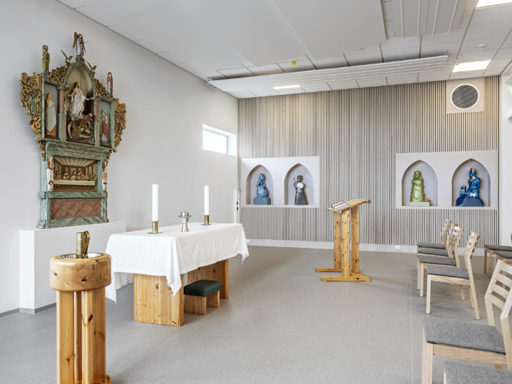 <em>Sankta Maria, Sakt Georg, Sankta Barbara, Hellige Olav</em>, Jennie Bringaker. Photographer: Vegard Kleven