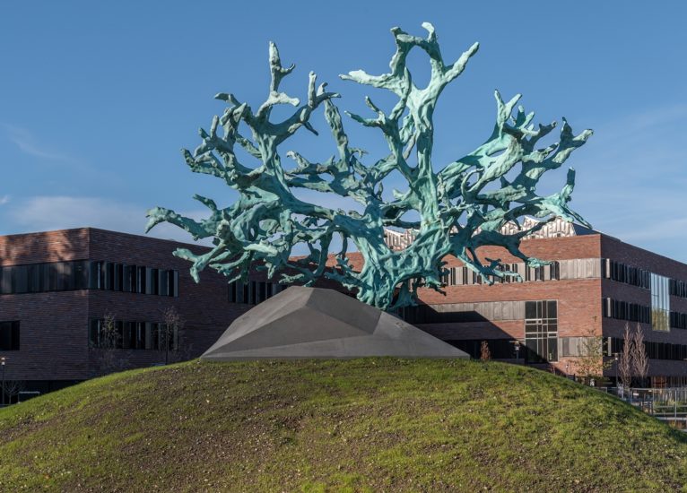 <em>Feeding from the Tree of Knowledge</em>, Kathrin Schlegel. Photographer: Øystein Thorvaldsen
