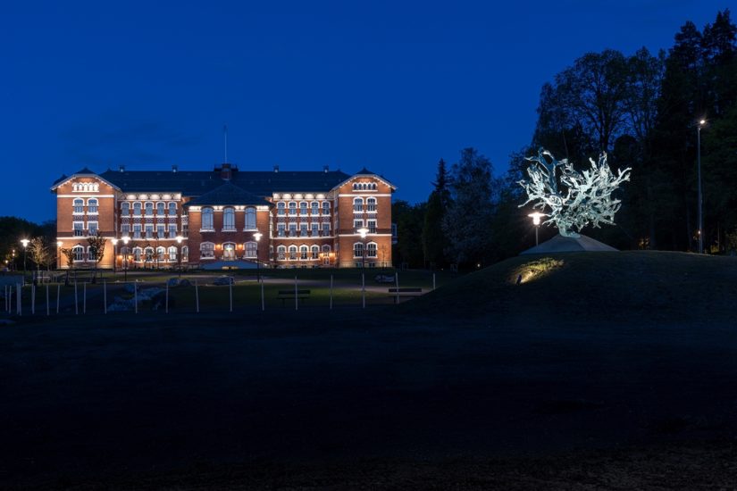 <em>Feeding from the Tree of Knowledge</em>, Kathrin Schlegel. Photographer: Øystein Thorvaldsen