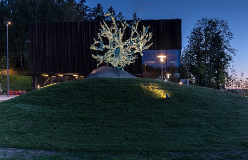 <em>Feeding from the Tree of Knowledge</em>, Kathrin Schlegel. Photographer: Øystein Thorvaldsen