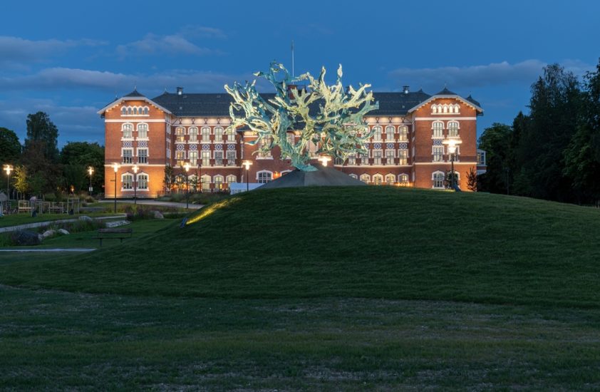 <em>Feeding from the Tree of Knowledge</em>, Kathrin Schlegel. Photographer: Øystein Thorvaldsen