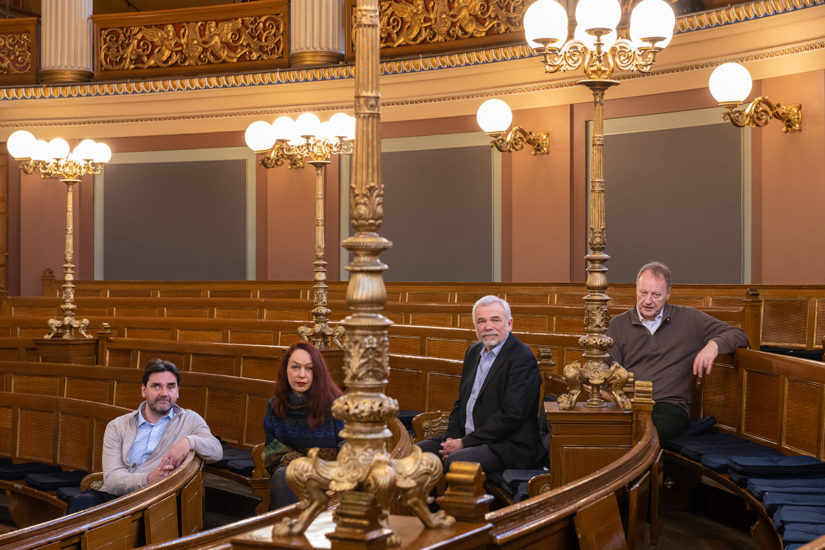 Seminaret finner sted i Gamle Festsal på juridisk fakultet (Domus Academica). Heier har blant annet med seg jurist Mads Andenæs. Det blir også bidrag fra NOAS ( (Norsk organisasjon for asylsøkere), UNHCR (FNs høykommissær for flyktninger), ENS (European Network on Statelessness, samt representanter fra politiske partier, . Fotograf: Niklas Hart