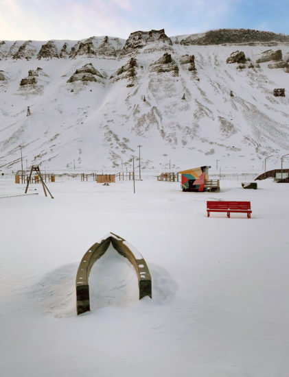 <em>Båten, selen og huset (Båten)</em>, Gunnar Torvund, Kristine Brodersen. Photographer: Janicke Heggem Rudi Iversen / KORO