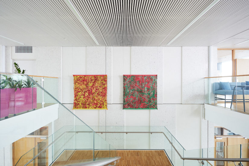 Four red roebuck at a white water, Four tall stags at a green mountain, Søren Krag. Fotograf: Jan Khür