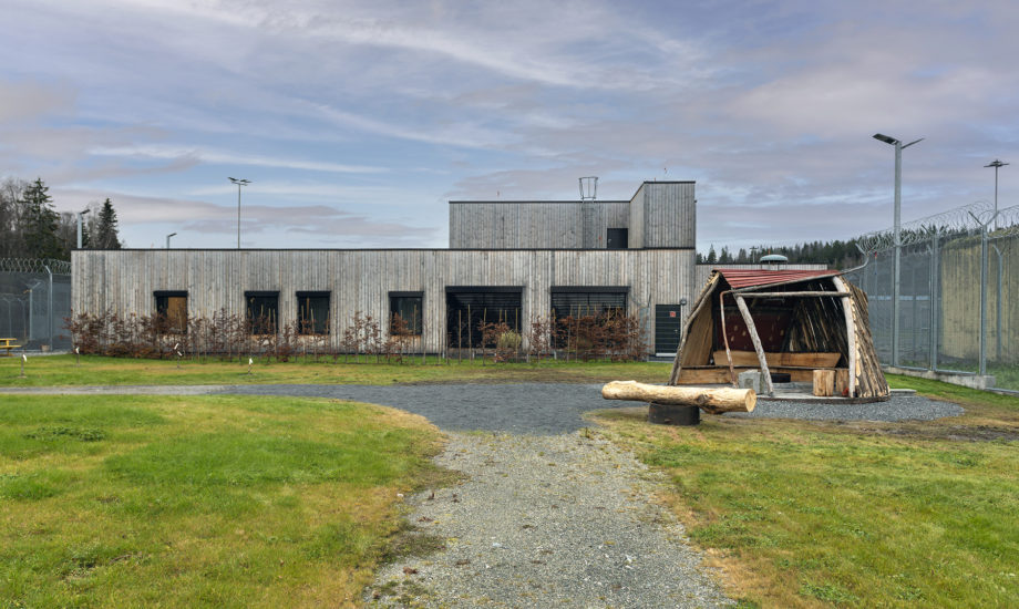 Flukthus / Báhtarangoahti, Vuogas – ved Joar Nango og Eystein Talleraas. Fotograf: Thomas Tveter