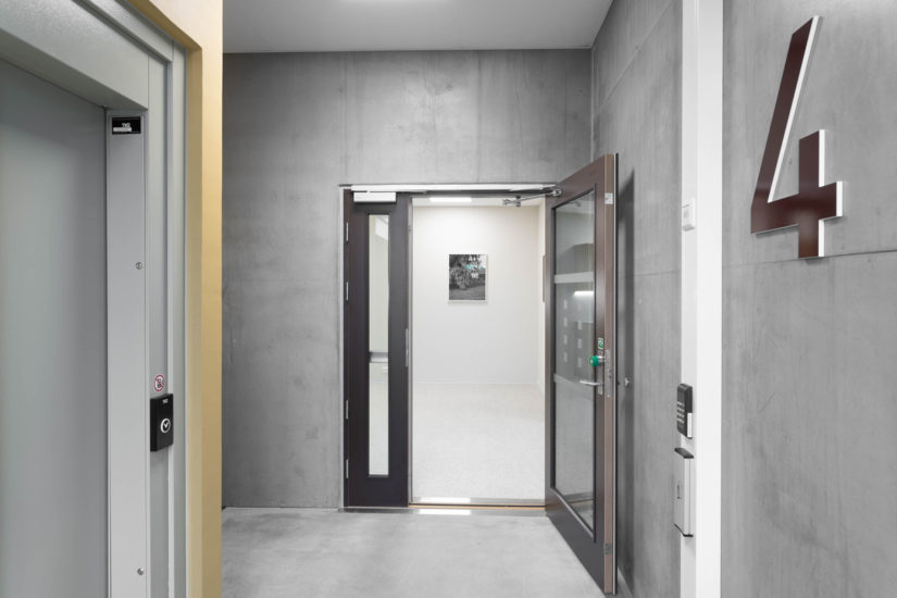 <em>Floor Arrangements #9</em>, Linn Pedersen. Photographer: Erik Sæter Jørgensen